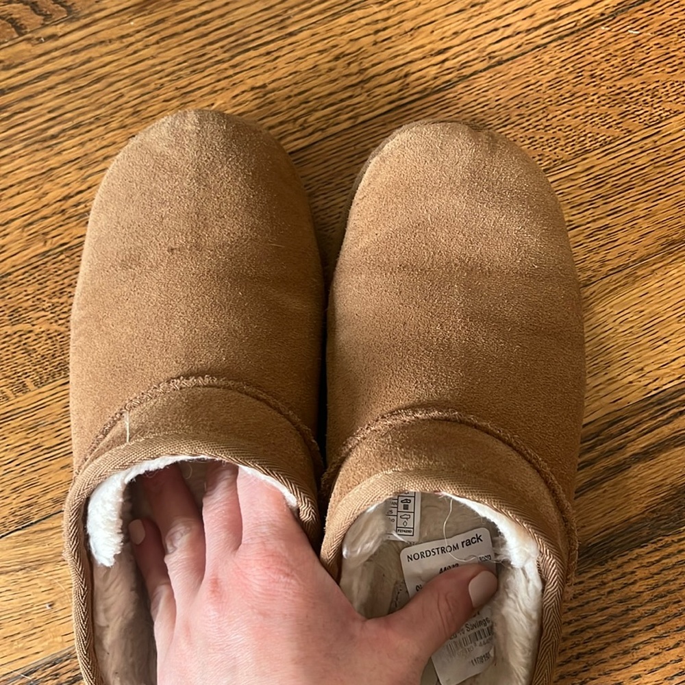 Ugg slides size 8 only worn a few times (tiny bit too small)